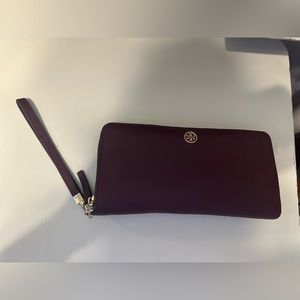 Tory Burch Robinson Zip Continental Wallet